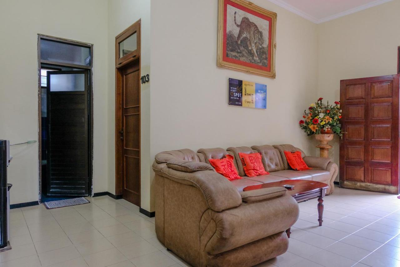 Spot On 1767 Villa Anggur Panderman Batu  Dış mekan fotoğraf
