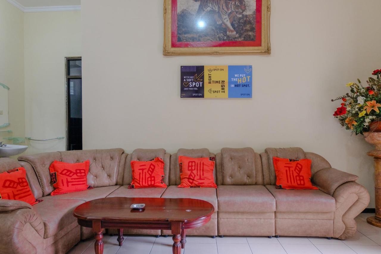Spot On 1767 Villa Anggur Panderman Batu  Dış mekan fotoğraf